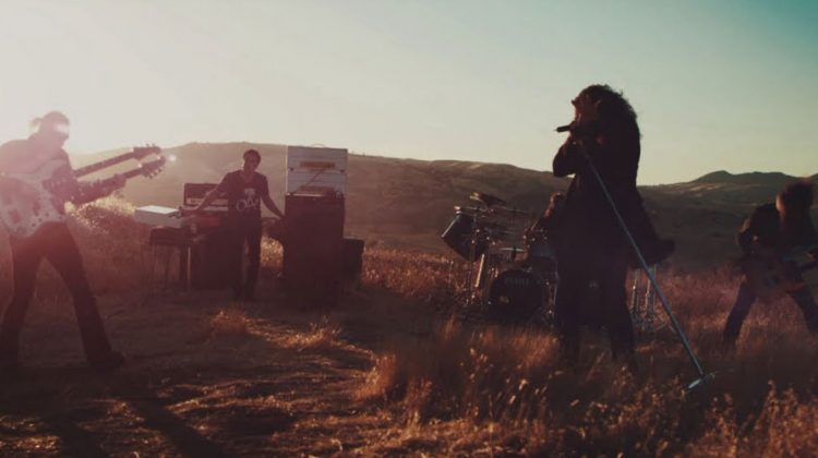 Sons Of Apollo realiza versión en español de “Alive”