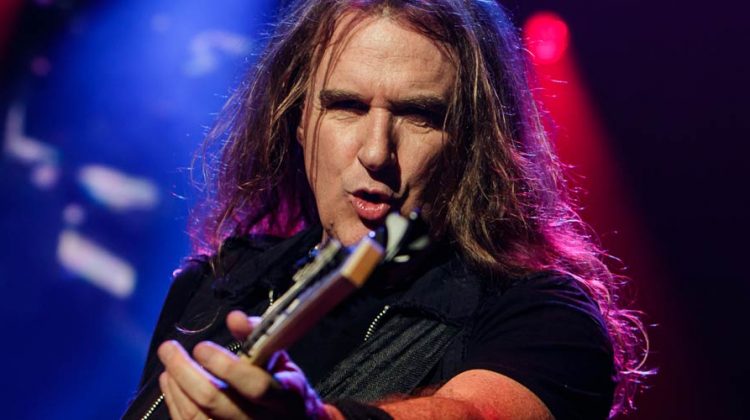 David Ellefson lanzará su libro "More Life With Deth"