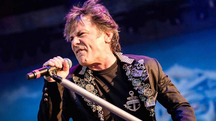Cinco canciones indispensables de Bruce Dickinson